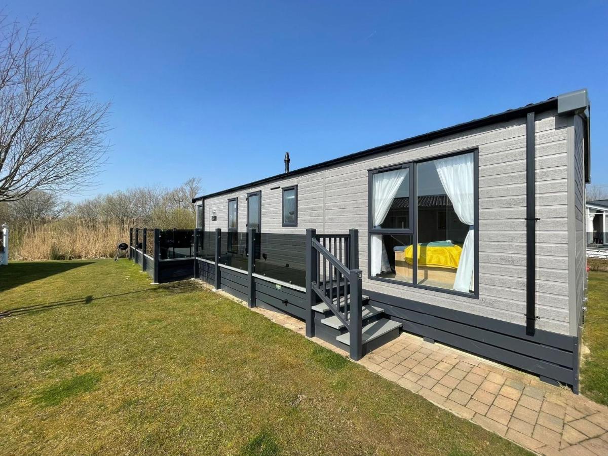 Indulgence Lakeside Lodge I3 With Hot Tub, Private Fishing Peg Situated At Tattershall Lakes Country Park المظهر الخارجي الصورة