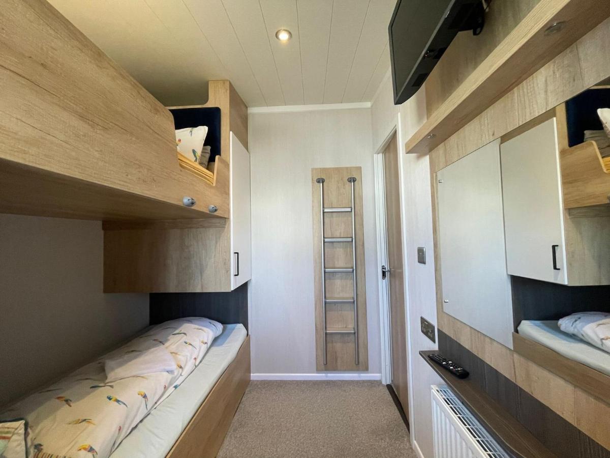 Indulgence Lakeside Lodge I3 With Hot Tub, Private Fishing Peg Situated At Tattershall Lakes Country Park المظهر الخارجي الصورة