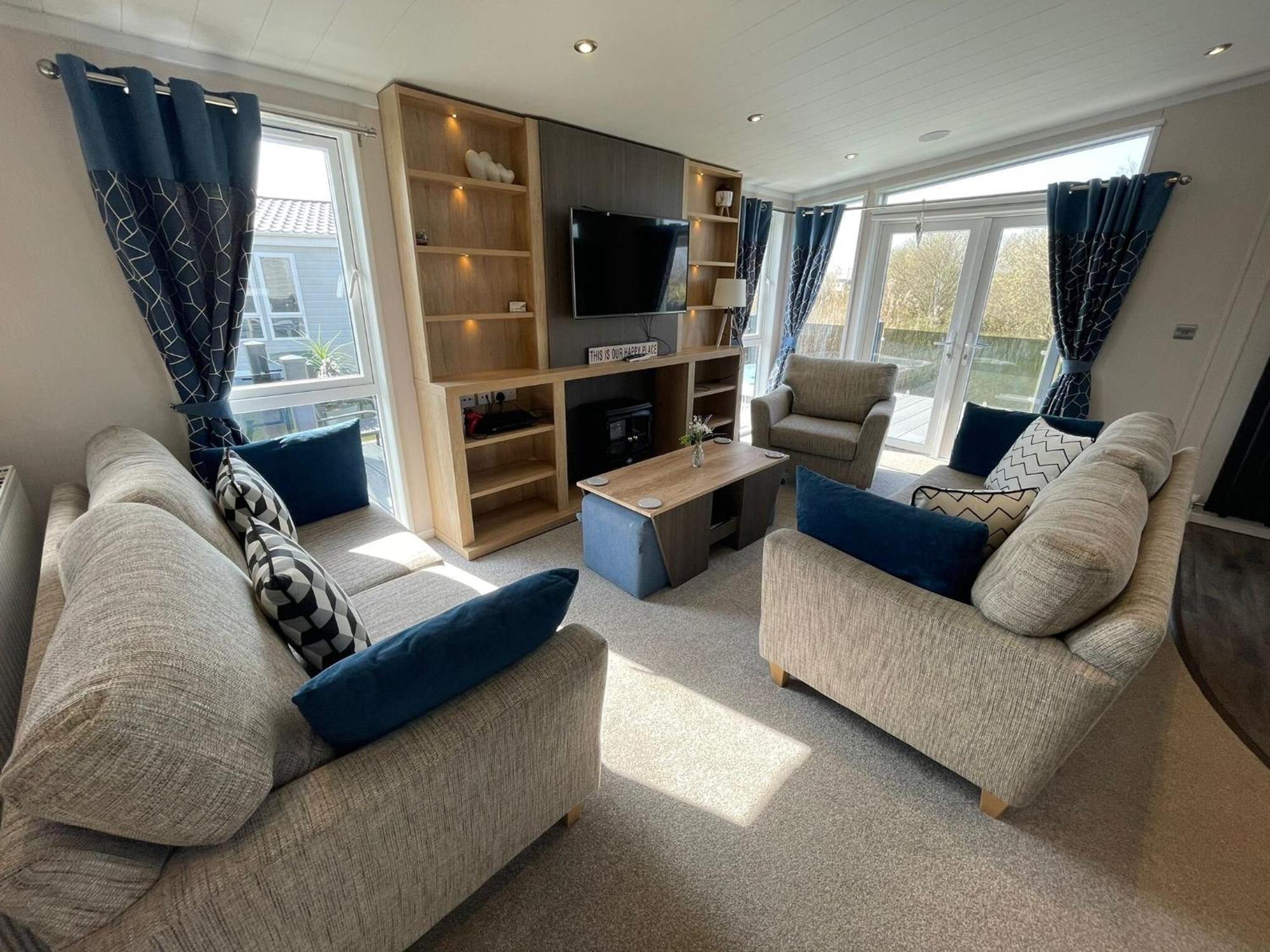 Indulgence Lakeside Lodge I3 With Hot Tub, Private Fishing Peg Situated At Tattershall Lakes Country Park المظهر الخارجي الصورة