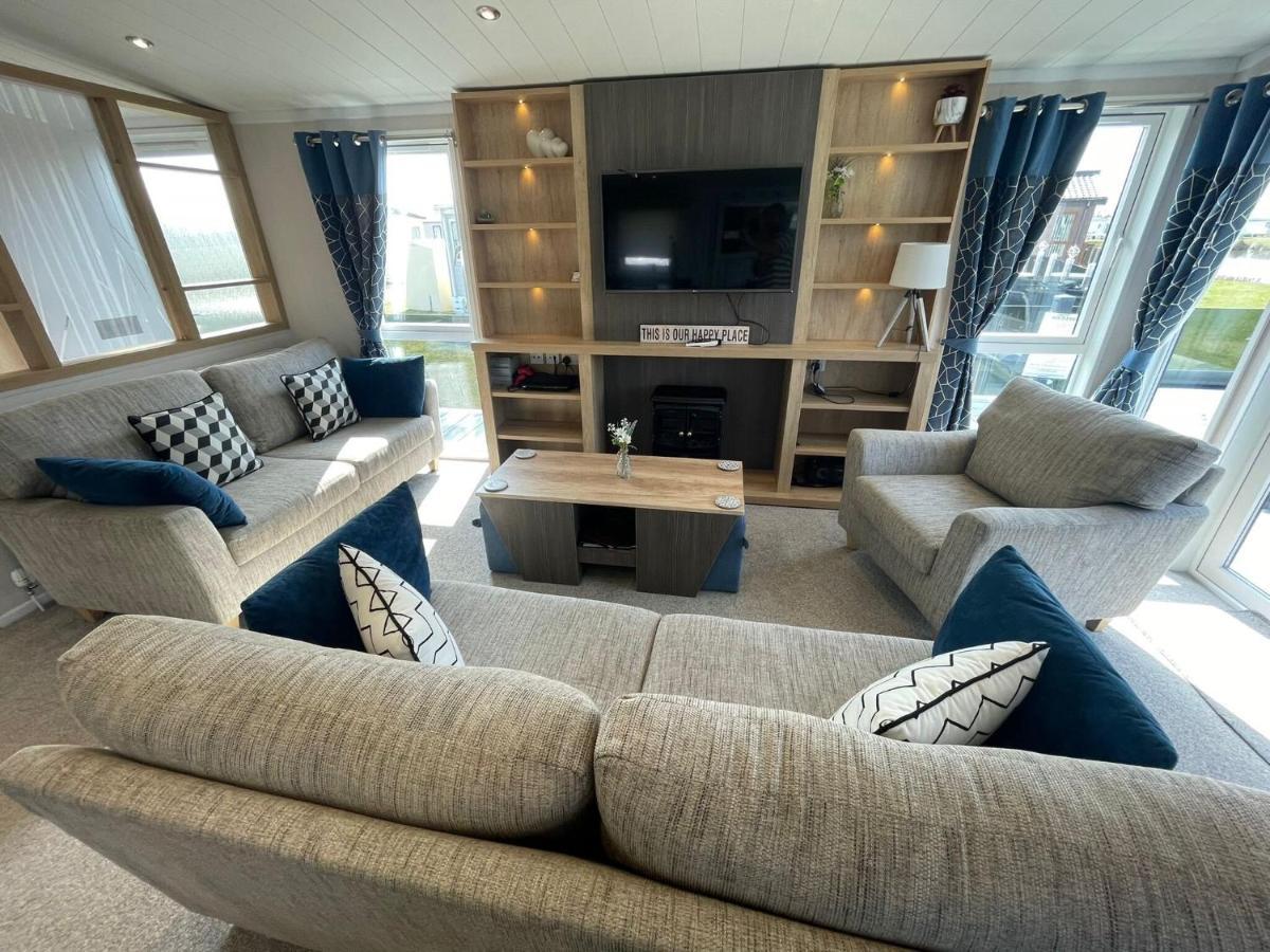 Indulgence Lakeside Lodge I3 With Hot Tub, Private Fishing Peg Situated At Tattershall Lakes Country Park المظهر الخارجي الصورة