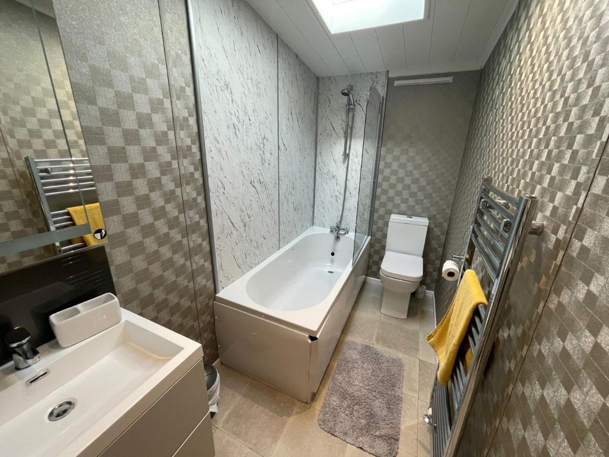 Indulgence Lakeside Lodge I3 With Hot Tub, Private Fishing Peg Situated At Tattershall Lakes Country Park المظهر الخارجي الصورة